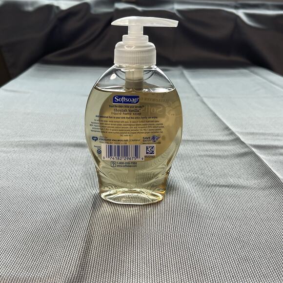 SoftSoap Liquid Hand Soap Ghoulish Vanilla Halloween Collection 5.5 Oz New - Picture 2 of 2